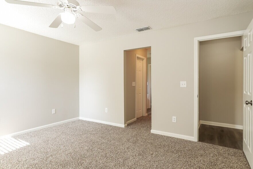 Building Photo - 3029 Hickory Glen Dr