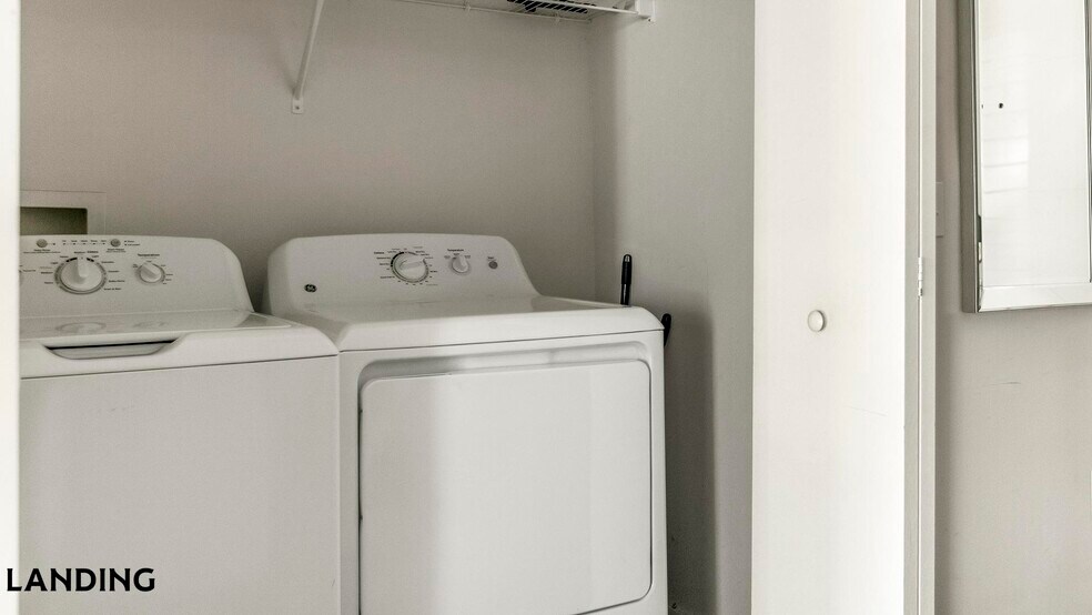 Building Photo - 4950 W Prescott St