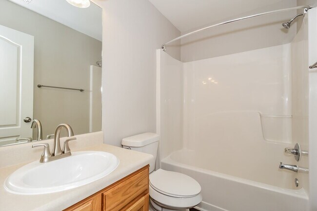 Building Photo - 42 Brookvalley Ct W