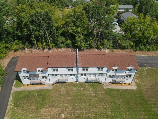 Building Photo - 400 Gallery Ln