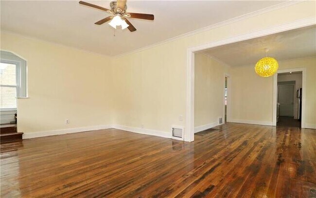 Building Photo - Charming, Updated 3-bedroom 2-bath home!!