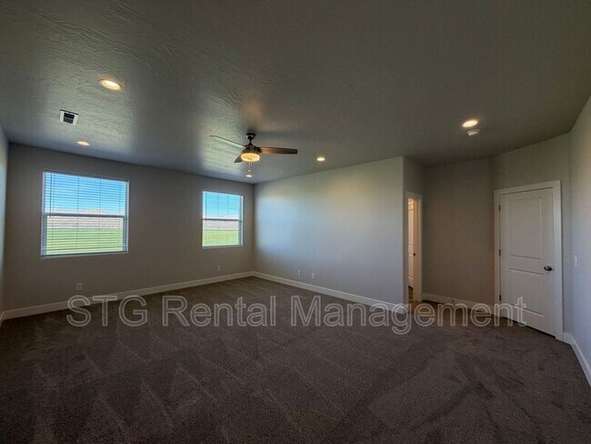 Building Photo - 1020 S 4380 W