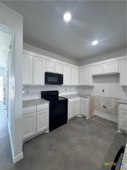 Building Photo - 907 Smoke Tree Ln