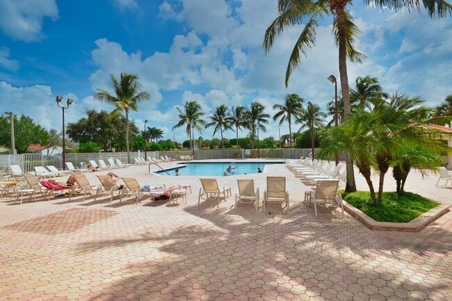 Building Photo - 6129 Heliconia Rd