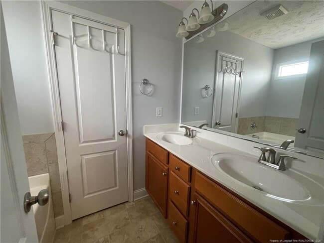 Building Photo - 2144 St Nicholas Dr