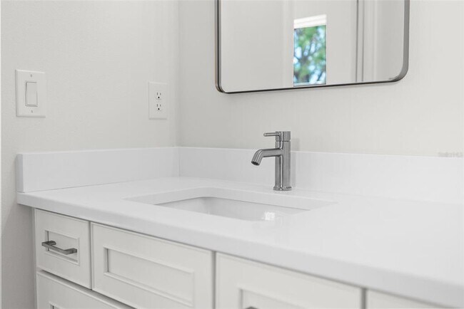 Building Photo - 4009 W Euclid Ave