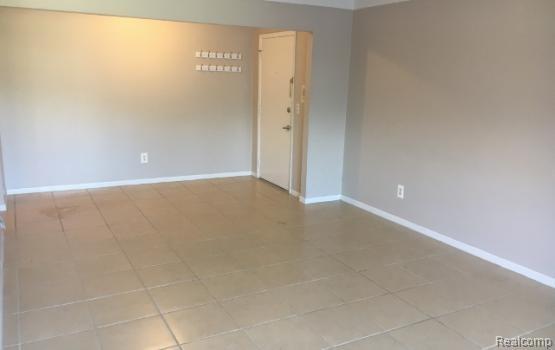 Building Photo - 500 N Fox Hills Dr