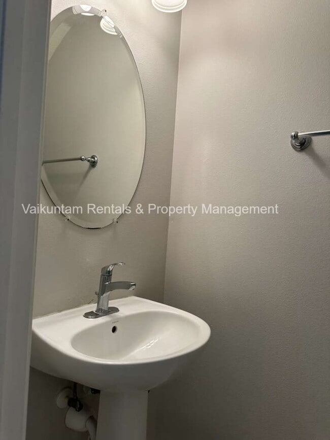 Building Photo - 4240 Metron Dr