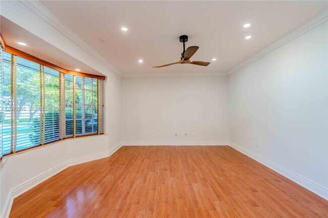 Building Photo - 10241 SW 99th Ave