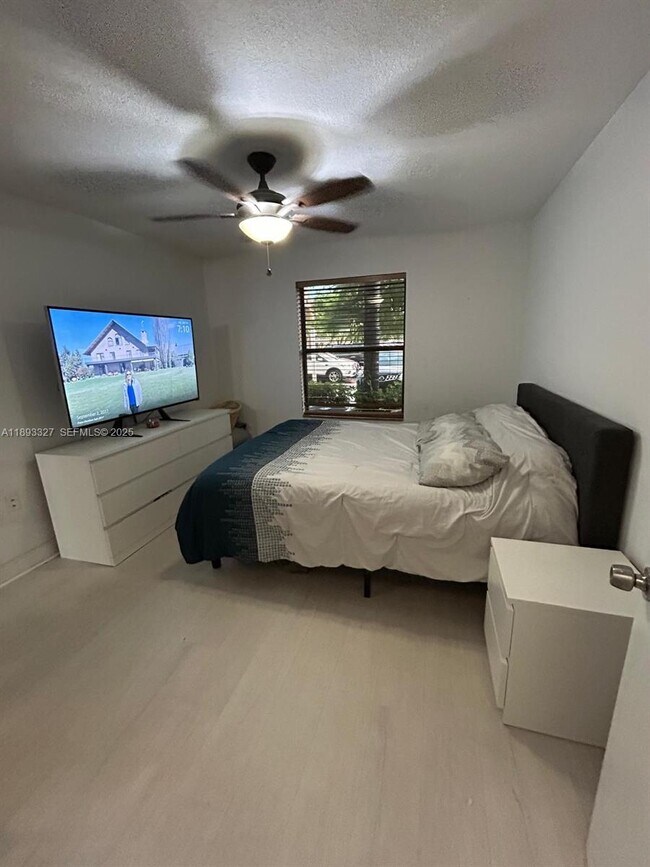 Building Photo - 15551 SW 104th Terrace