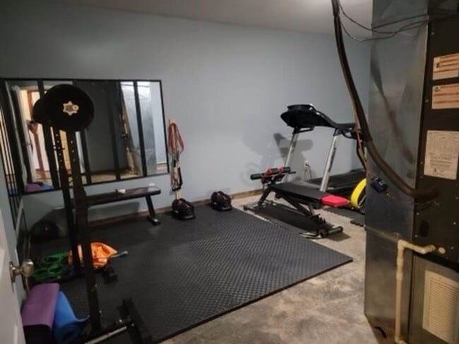 Building Photo - 230 Settlers Pass