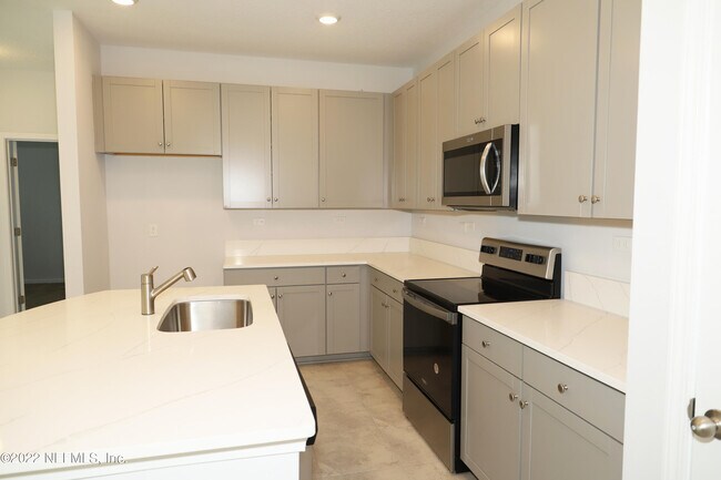 Building Photo - 220 Modesto Dr