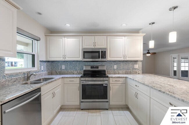 Building Photo - 19 Westford Ln