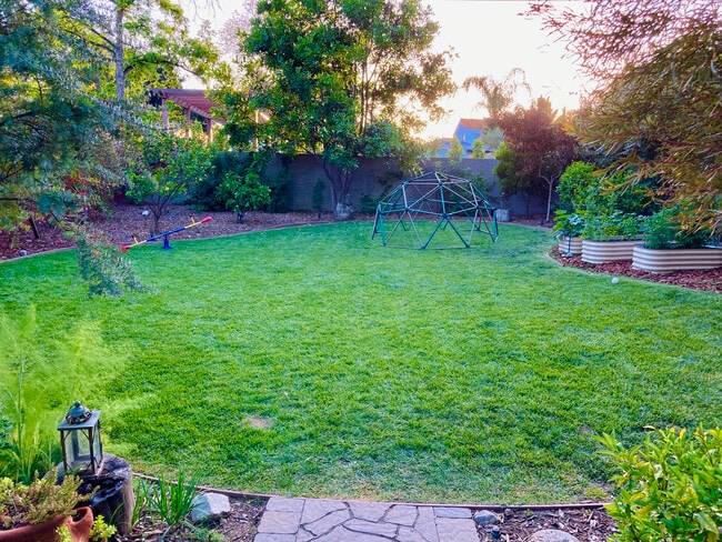 Building Photo - 5265 Loleta Ave