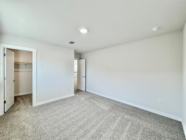Building Photo - 404 Tinto St