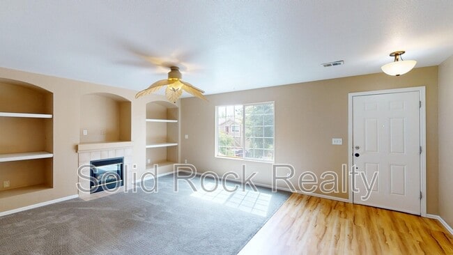 Building Photo - 4920 Universal Heights