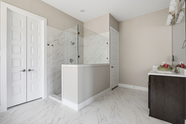 Building Photo - 28065 Willow Gln Dr