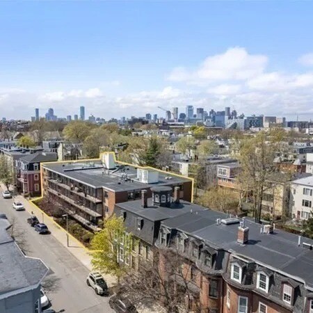 Building Photo - 879 E 4th St