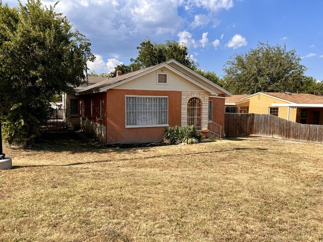 Building Photo - 5638 Curzon Ave