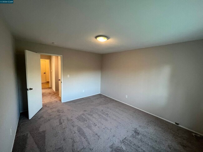 Building Photo - 1091 Alamo Ct