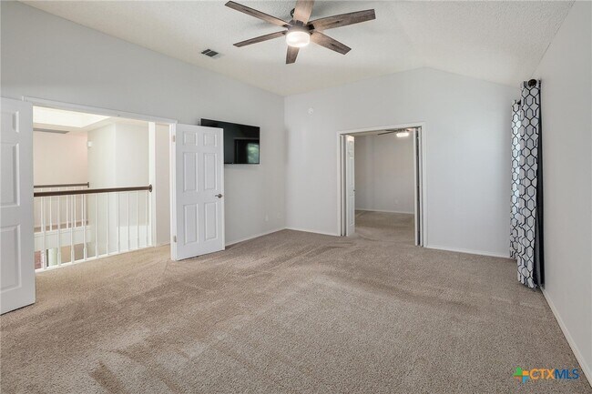 Building Photo - 703 Ivy Ct