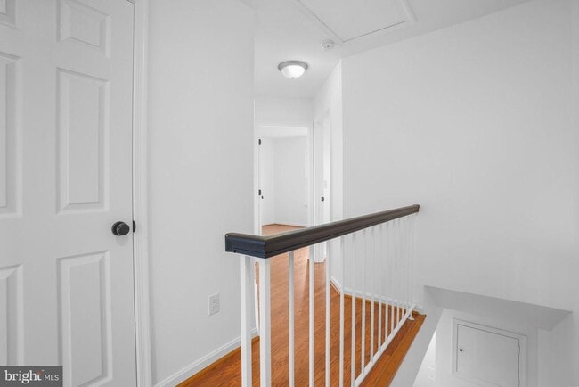 Building Photo - 423 McDaniel Dr