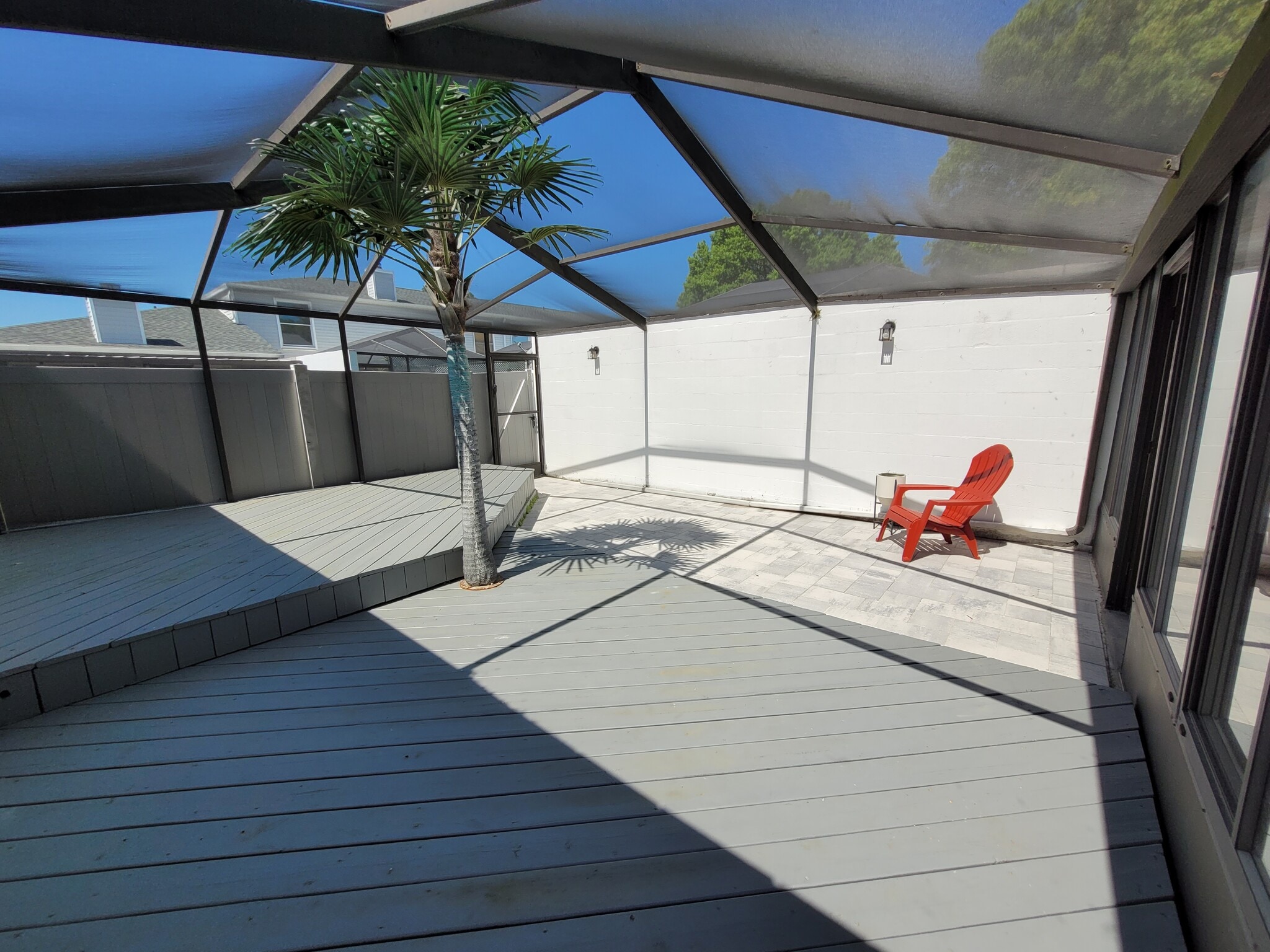 Screened in Backyard - 11922 Congressional Dr