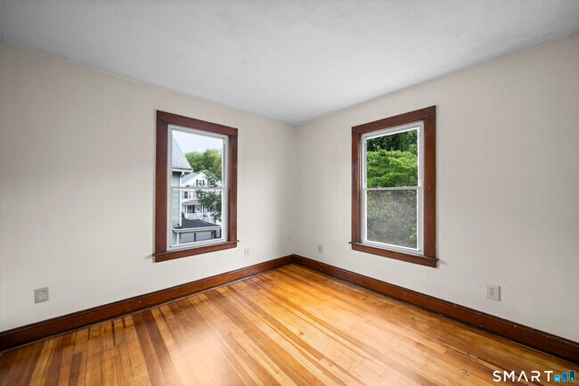 Building Photo - 44 Bigelow Ave