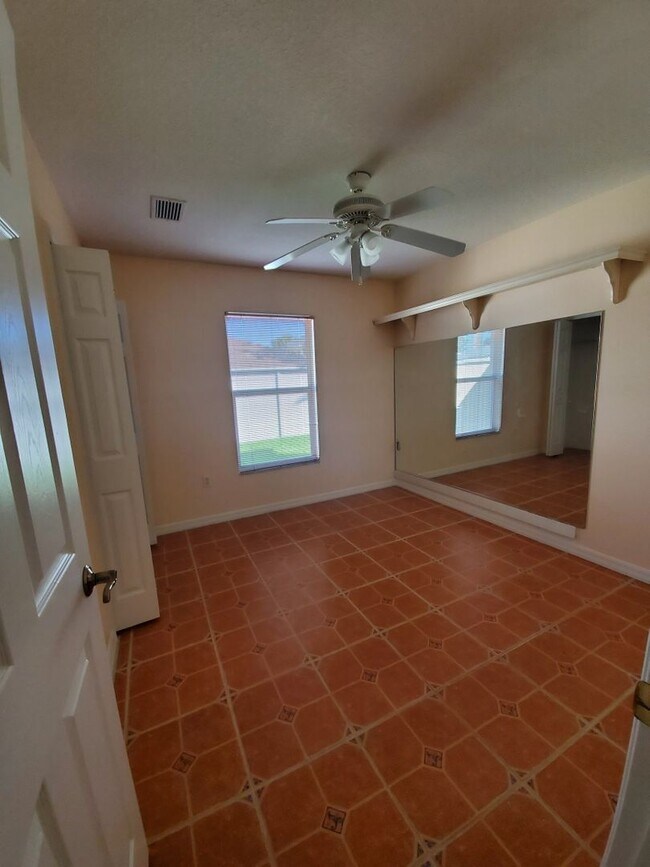 Building Photo - Venice, FL 3BR/2BA/2CG Single Family Home