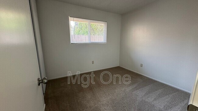Building Photo - 14605 Perham Dr