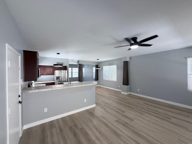 Building Photo - 3028 W Cavalry Dr