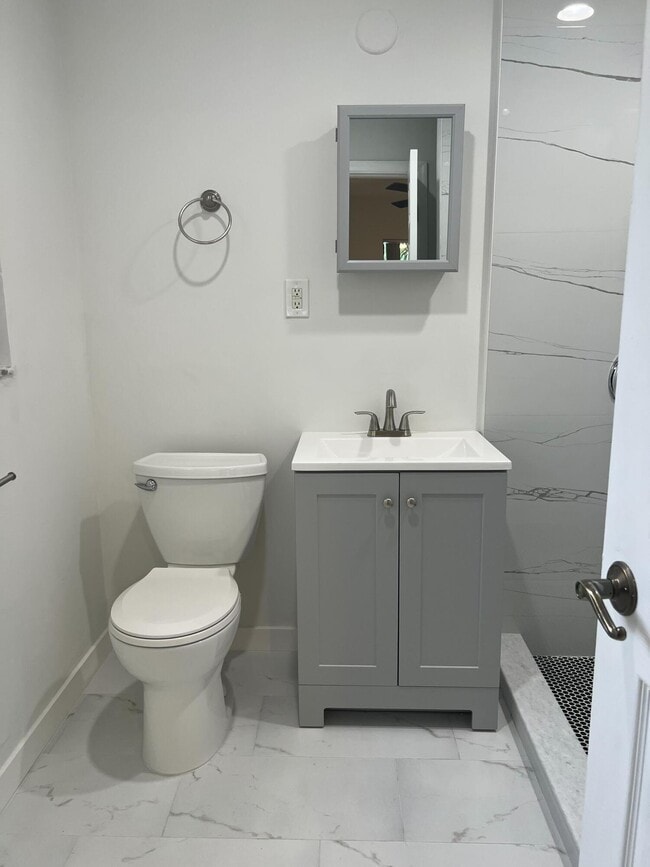 Building Photo - 1202 S M St