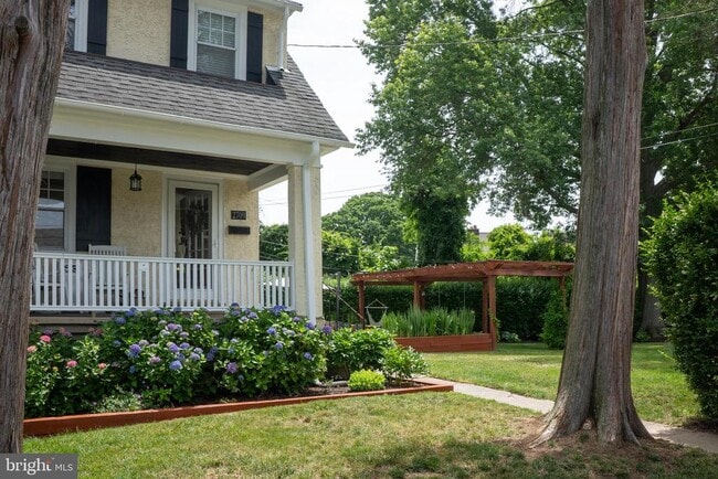 Building Photo - 2709 Oakford Rd