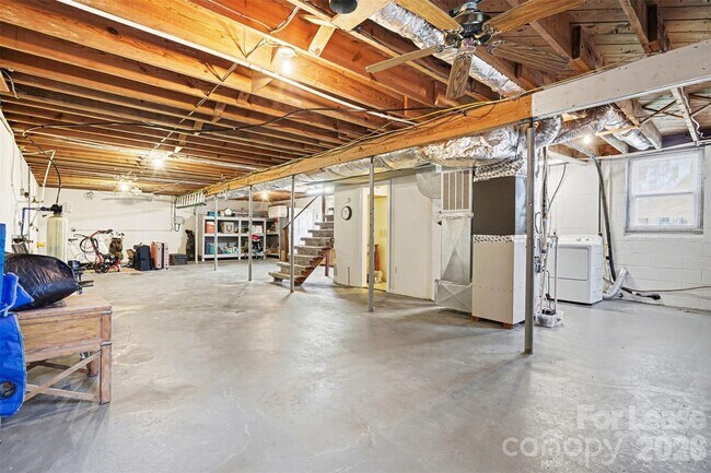 Building Photo - 113 Suncrest Rd