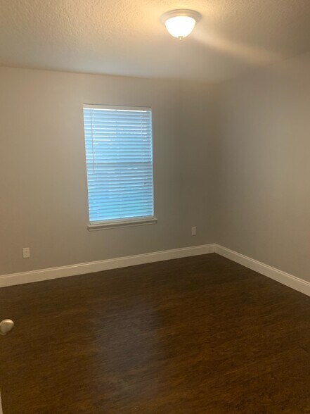 Building Photo - 2744 Stanwood Dr