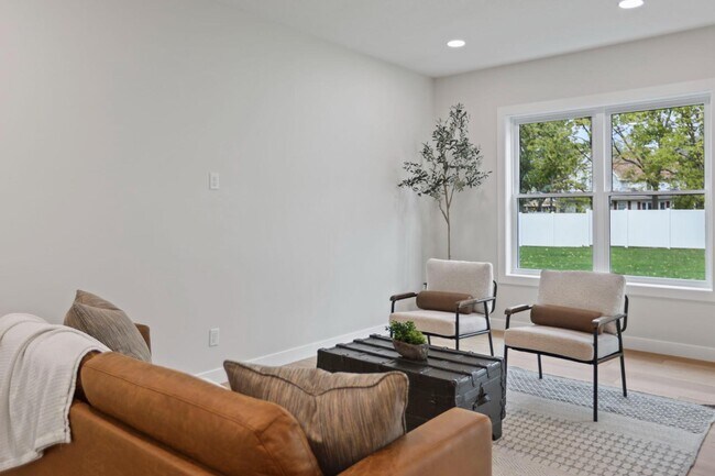 Building Photo - 614 6th St NW