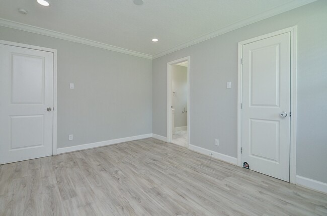 Building Photo - 9606 Highmeadow Dr