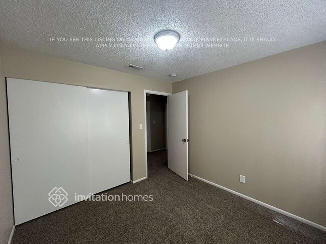 Building Photo - 2501 E Timberlane Dr
