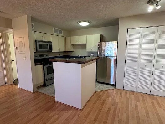 Building Photo - 465 Forestway Cir