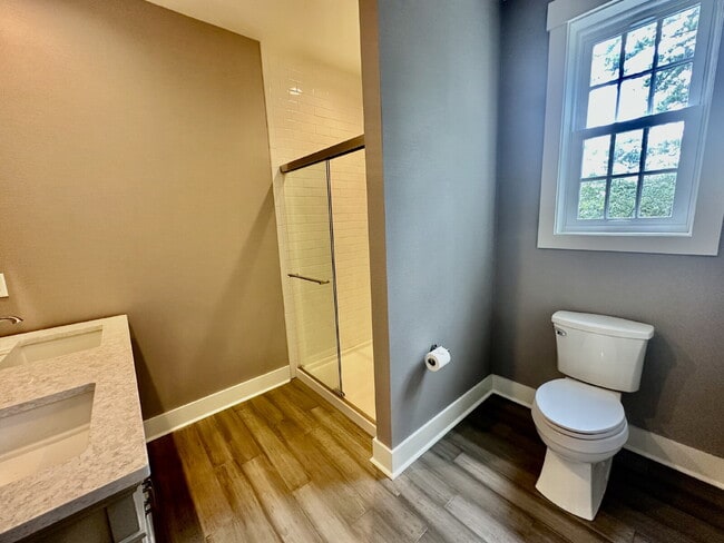 Building Photo - Large Modern Loft Home in Downtown Bluffton!