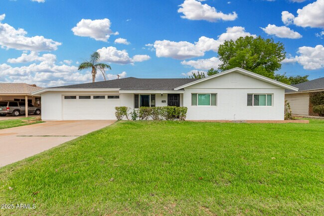 Primary Photo - 3726 E Weldon Ave