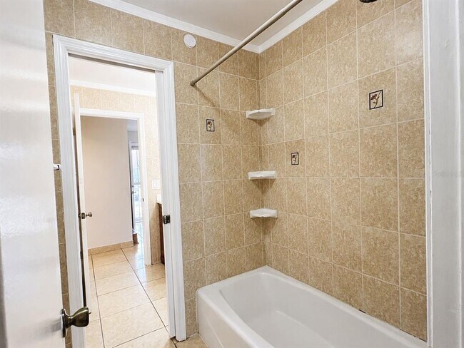 Building Photo - 14426 Island Cove Dr