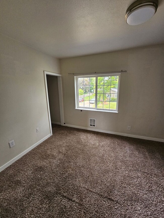 Building Photo - Serene 4 bedroom farmhouse in a quiet country neighborhood completely renovated