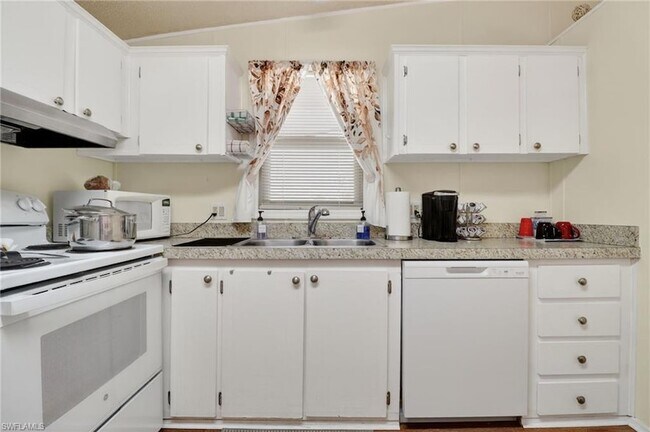 Building Photo - 183 Oceans Blvd