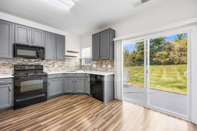 Building Photo - 3053 Summerfield Ridge Ln