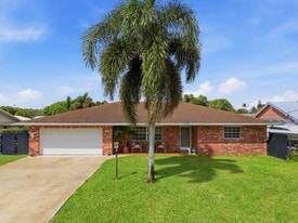 Building Photo - 6611 Venetian Dr