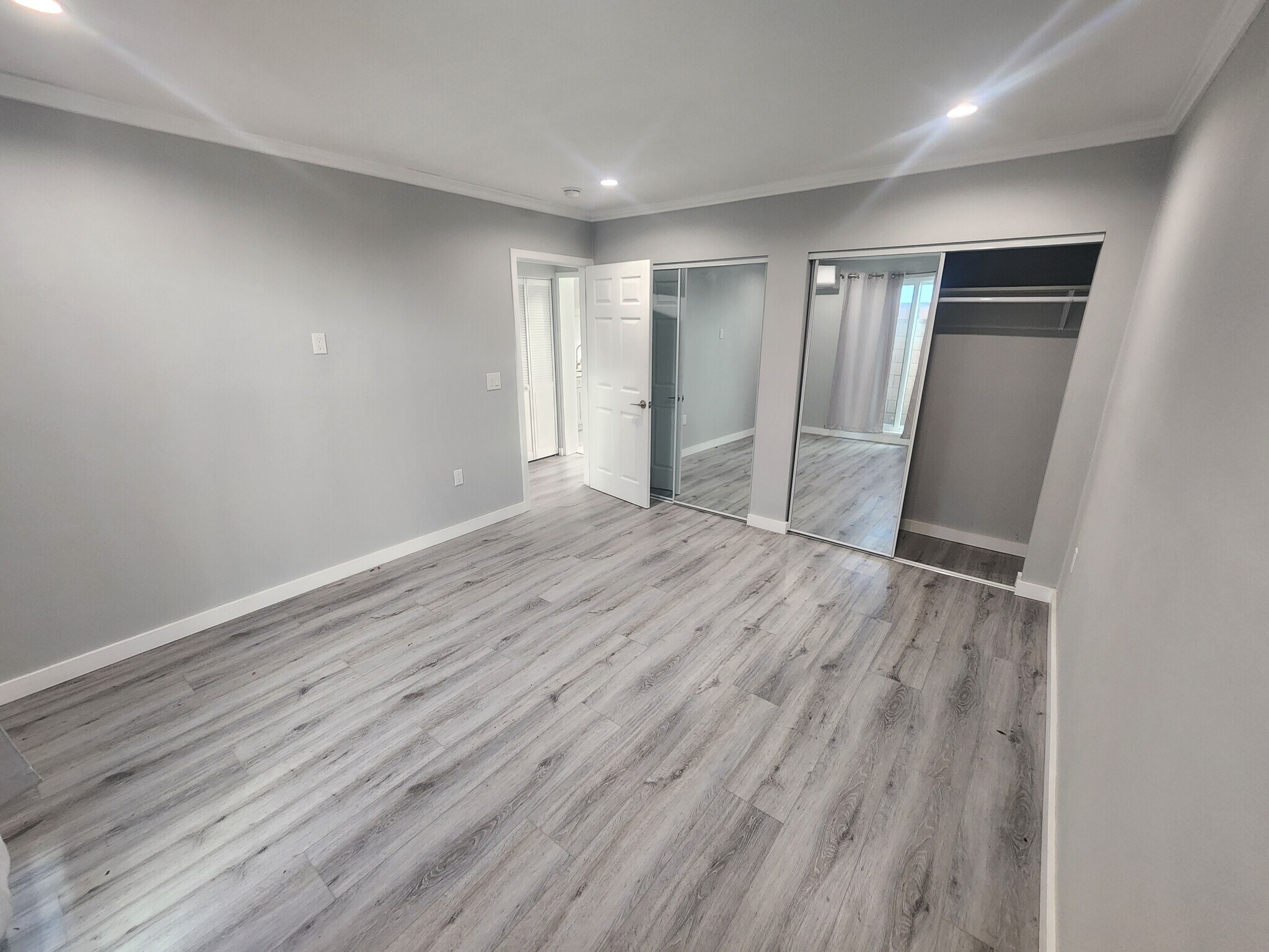 Building Photo - 5107 Mammoth Ave