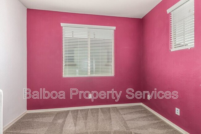 Building Photo - 5427 S Canyon Rim