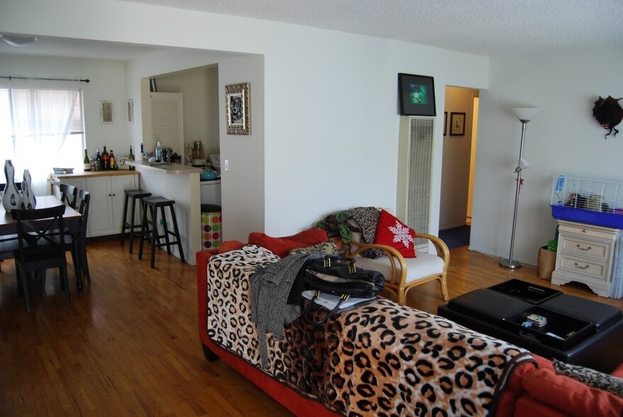 Building Photo - 2011 Rockefeller Ln