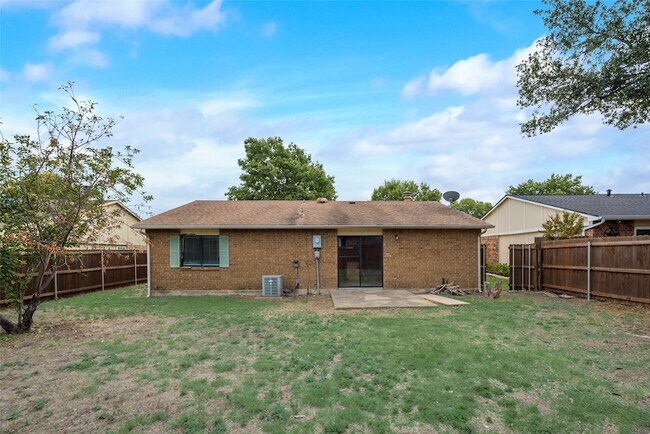 Building Photo - 713 Sunny Slope Dr